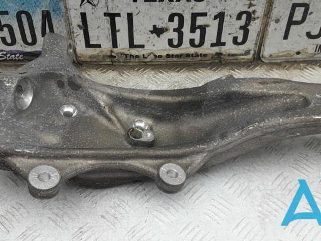 Цапфа поворотного кулака 31216775770 BMW