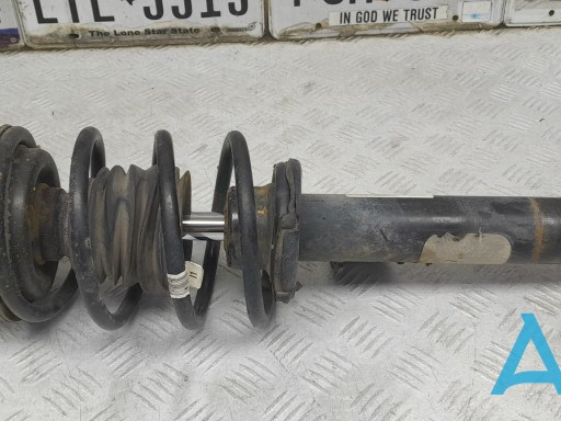 Стійка передня права 31316796468 BMW