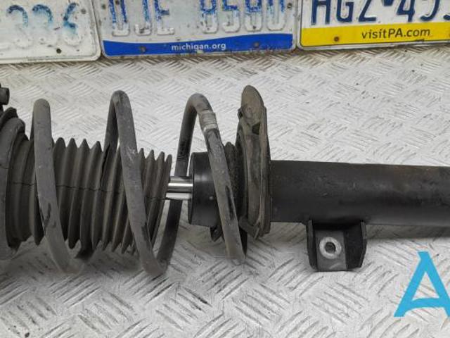 Амортизатор передньої підвіски 31316873780 BMW
