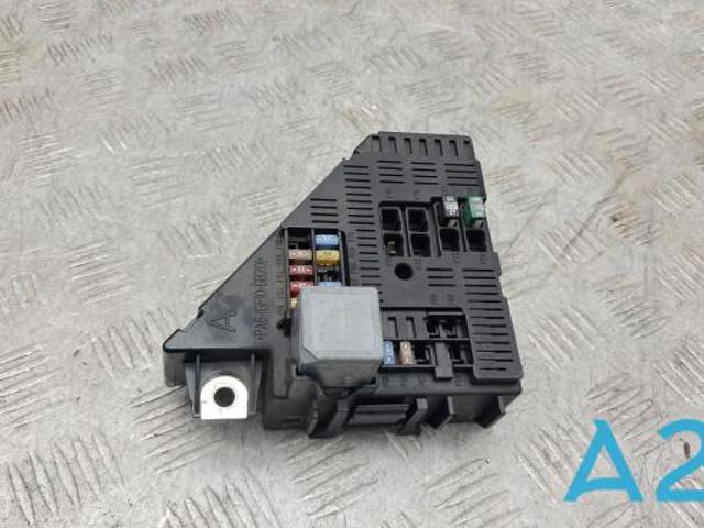 Коробка запобіжників 31398002 VOLVO