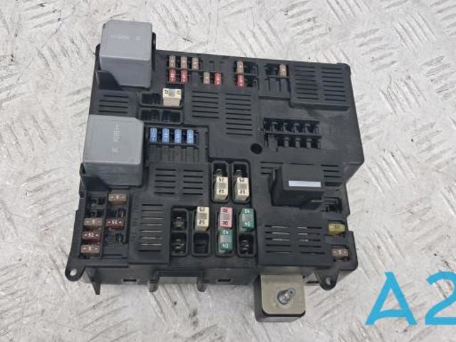 Коробка запобіжників 31398004 VOLVO