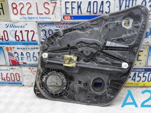 Склопідйомник задніх правих дверей 31416998 VOLVO