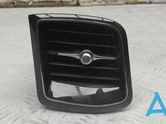 Решітка повітроводу права 31417692 VOLVO