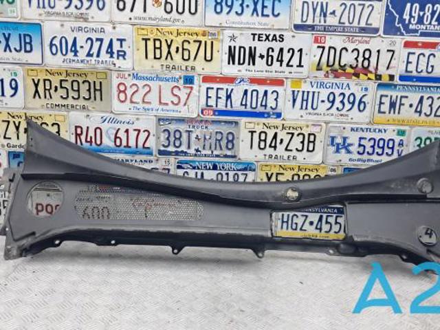 Водостік лобового скла, жабо 31424910 VOLVO