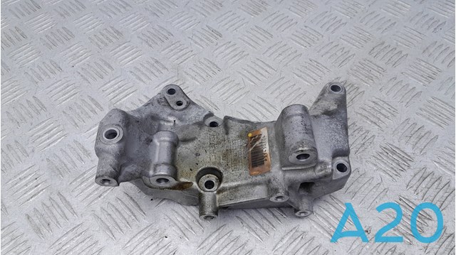 Кронштейн генератора 31430704 VOLVO