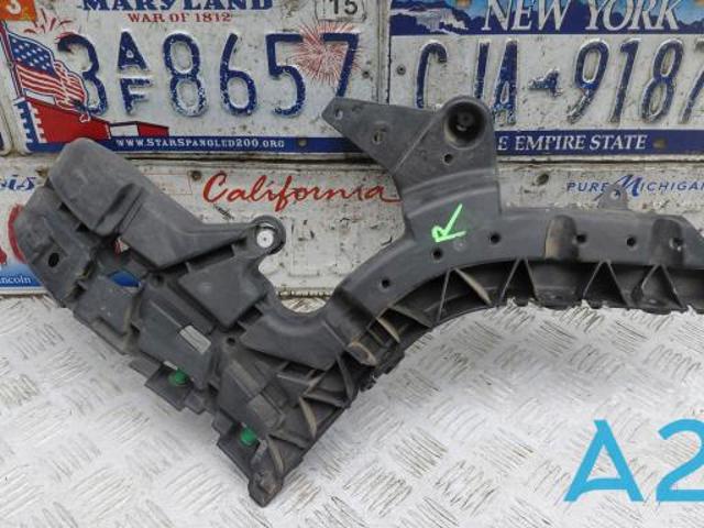 Кронштейн бампера заднього, правий 31455999 VOLVO