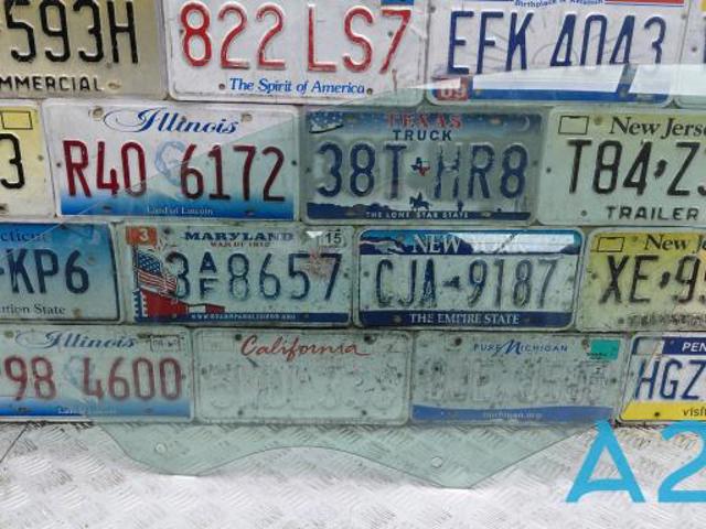 Скло передніх дверей, лівих 31468109 VOLVO