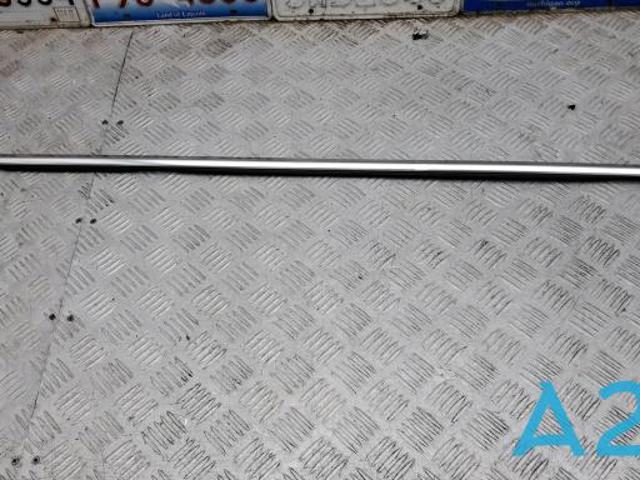 Молдинг опускного скла нижній, двері задньої, лівої 31479471 VOLVO