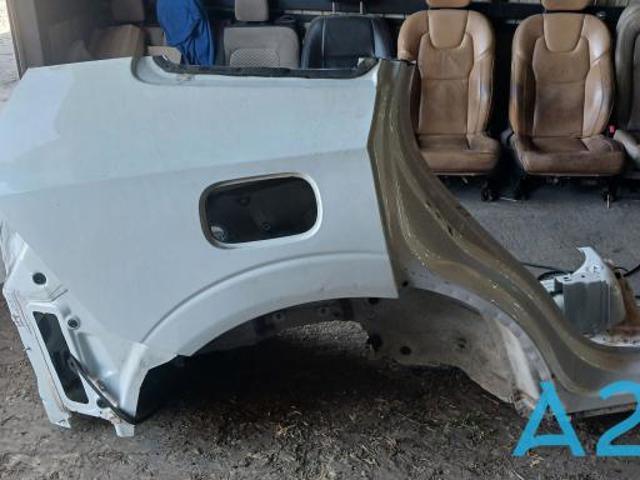 Крило праве заднє 31484169 VOLVO