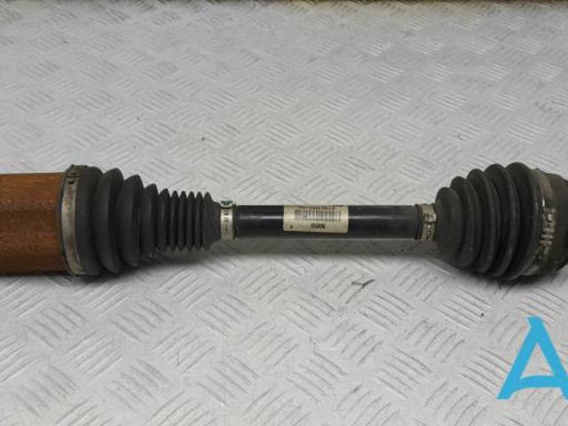 Піввісь передня ліва 31608657289 BMW