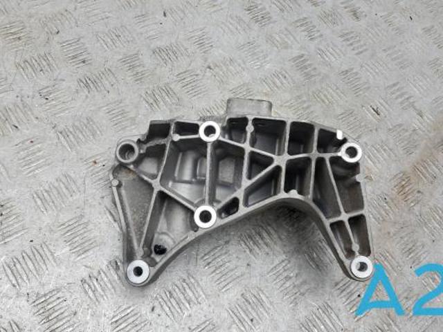 Кронштейн генератора 31670108 VOLVO