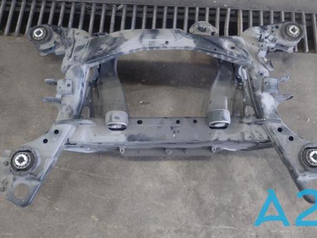 Балка задньої підвіски поперечна 31681543 VOLVO