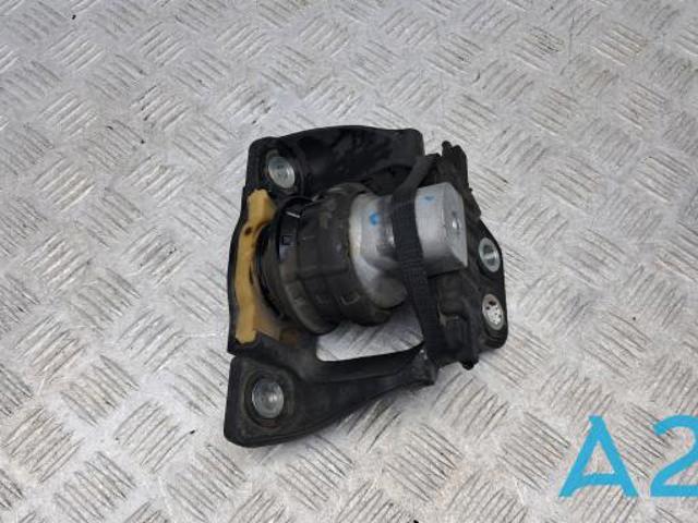 Права подушка мотора 31686885 VOLVO