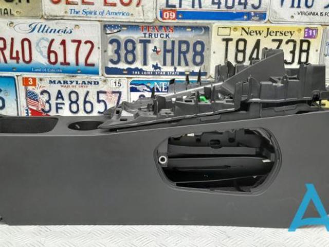 Консоль центральна панелі управління 31694191 VOLVO