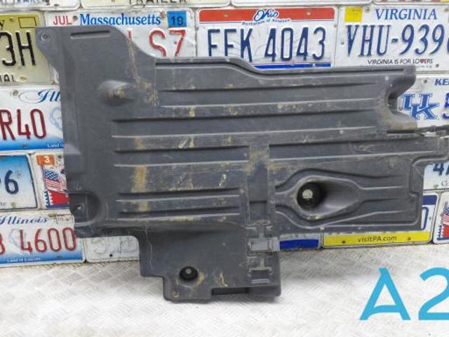 Захист днища, задній правий 31694916 VOLVO
