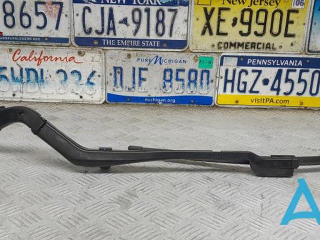 Важіль склоочисника 31696293 VOLVO
