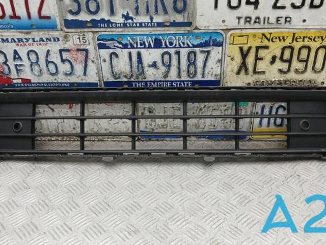 Решітка переднього бампера, нижня 32136098 VOLVO