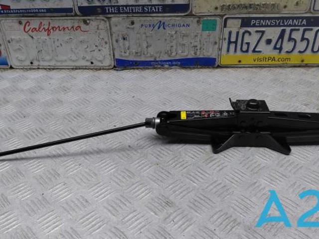 Підйомник гідравлічний 32211298 VOLVO