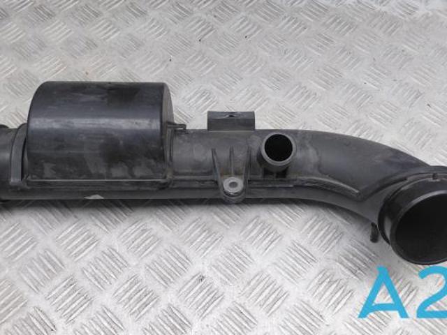 Патрубок повітряний, вихід повітряного фільтра 32224384 VOLVO
