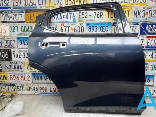 Двері пасажирські задні праві 32228595 VOLVO