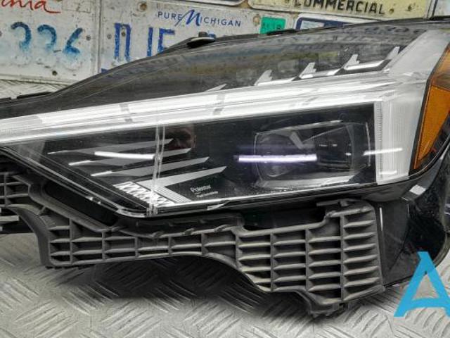 Фара ліва 32228751 VOLVO
