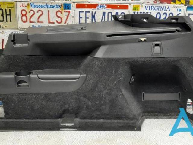 Облицювання багажного відсіку, праве 32234366 VOLVO