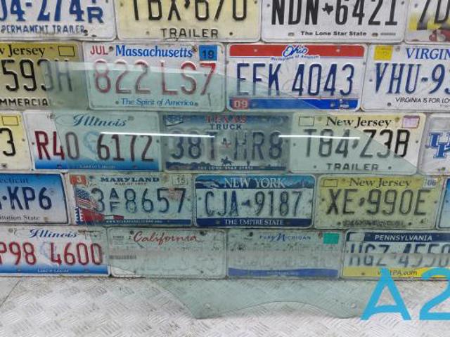 Скло передніх дверей, правих 32244798 VOLVO