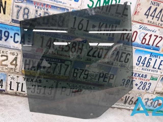 Скло задніх дверей, лівих 32244977 VOLVO
