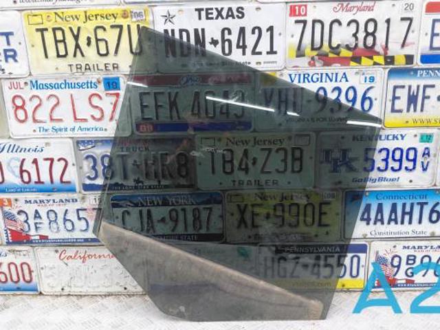 Скло задніх дверей, правих 32244978 VOLVO