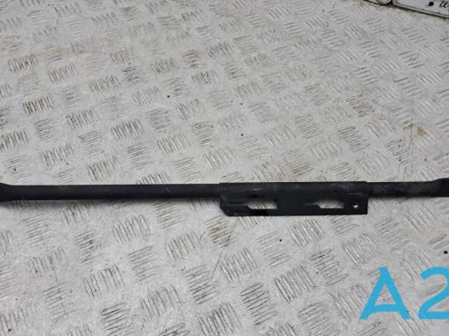 Кронштейн передньої панелі, лівий 32297432 VOLVO