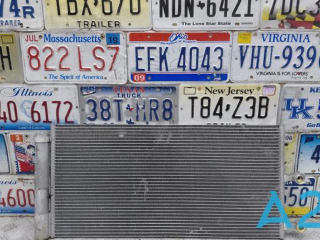 Конденсатор системи охолодження системи 32339858 VOLVO