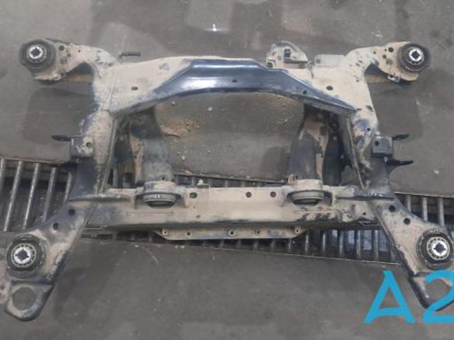 Балка задньої підвіски поперечна 32370490 VOLVO