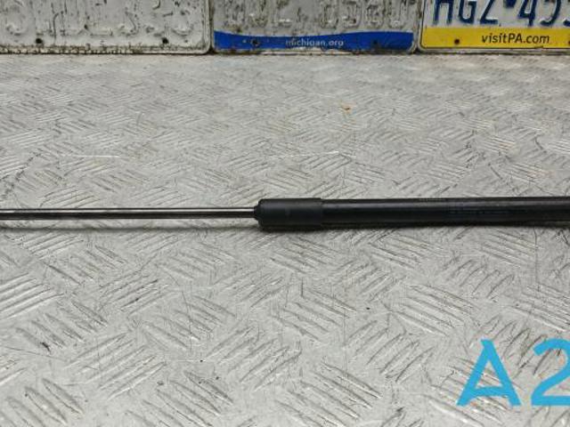 Амортизатор під капот 32405068 VOLVO