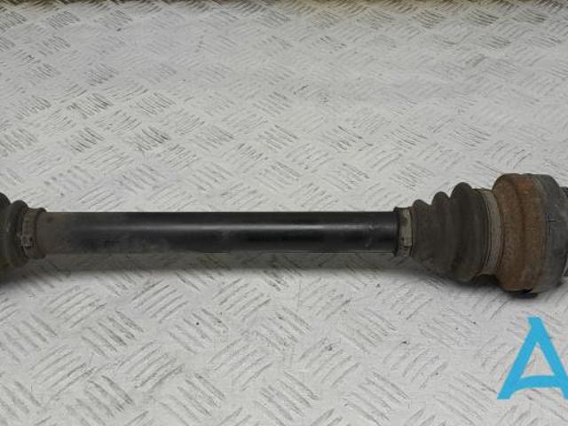 Напіввісь задня 33207582141 BMW