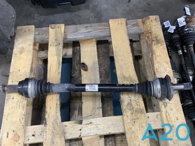 Піввісь задня, права 33207606568 BMW
