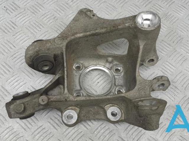 Кулак поворотний лівий 33306865661 BMW