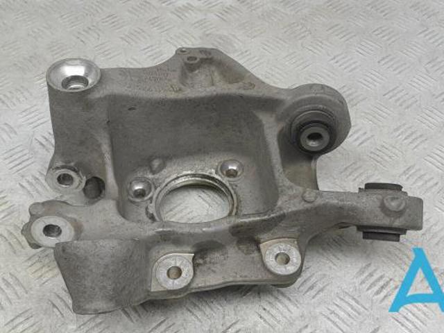 Кулак поворотний правий 33306866336 BMW
