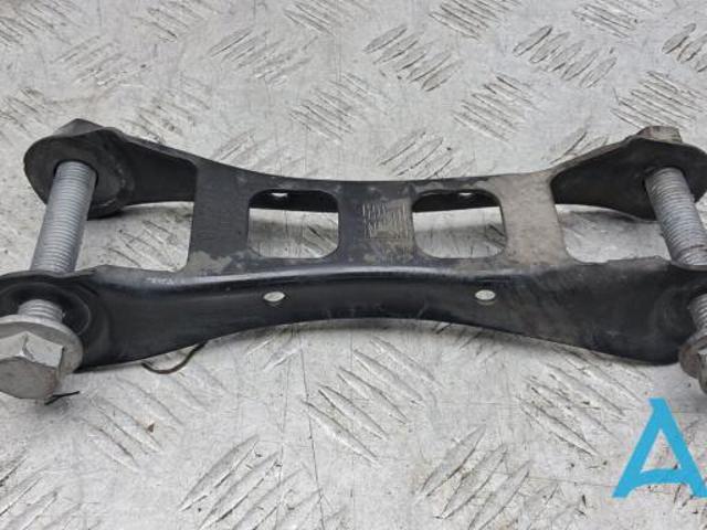 Балансир підвіски задній лівий 33306867881 BMW