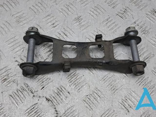 Балансир підвіски задній правий 33306867882 BMW