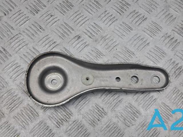 Кронштейн задньої балки 33306876802 BMW
