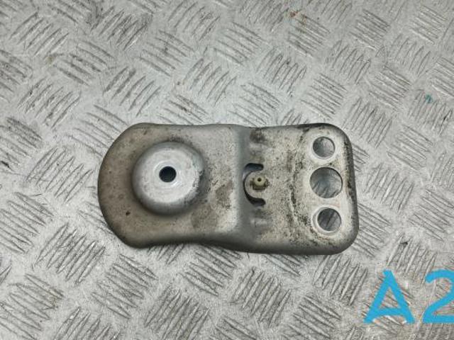 Кронштейн задньої балки 33306876805 BMW