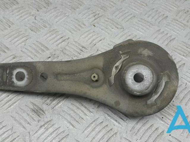 Кронштейн задньої балки 33326793651 BMW