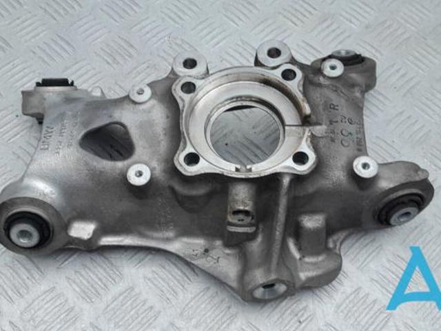 Цапфа поворотна права 33326852162 BMW