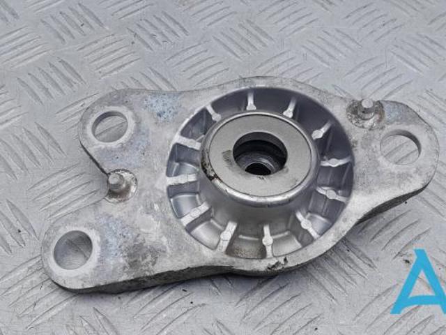 Опора амортизатора заднього, правого 33506852228 BMW