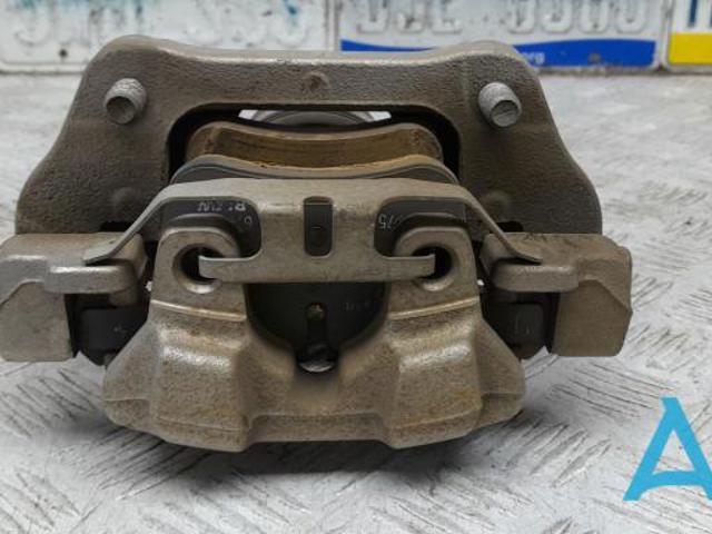 Супорт гальмівний, передній, правий 34116857688 BMW