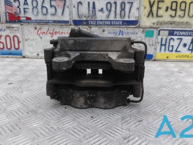 Супорт гальмівний, передній, правий 34116883484 BMW
