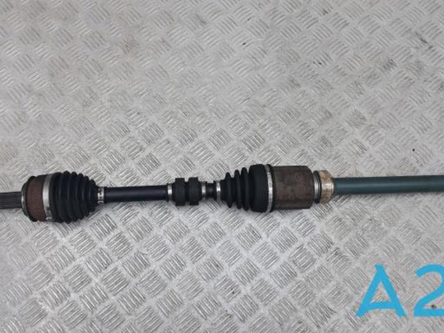 Привід передній правий 391004BB8E NISSAN
