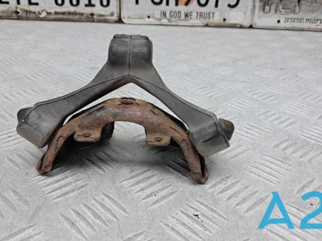 Кріплення глушника заднє 3C0253144A VAG