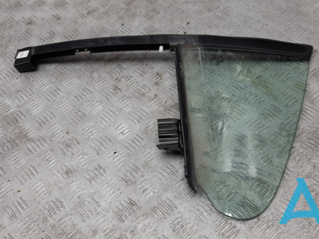 Задня кватирка ліва 3C8839613H VAG