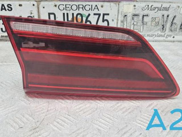 Ліхтар задній внутрішній правий 3CM945308 VAG